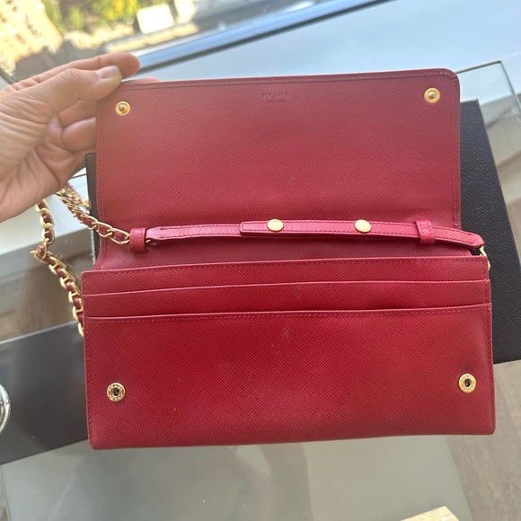 100% Authentic Prada wallet on chain - Picture 5 of 12